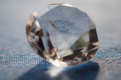 合成・人工ダイヤモンドは天然物と全く同一？判別方法や研究されてきた背景をまるっと公開