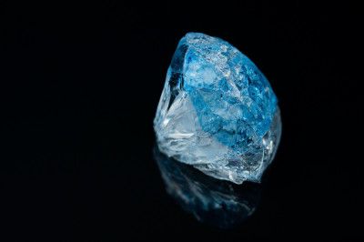 ダイヤモンドの常識を覆すブルーダイヤモンドだから価値が高い