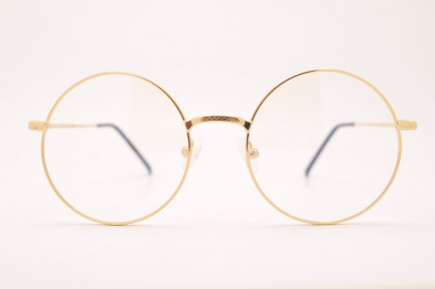 メガネは捨てずに売るのがおすすめ！金縁メガネに高い買取査定価格がつく理由
