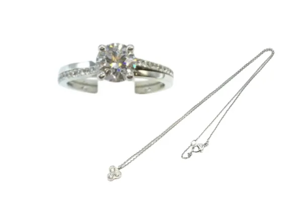 デビアス社が生み出した有名キャッチコピーとマーケティング戦略