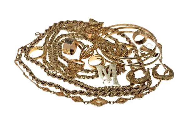 金の海外持ち込みと輸入は何が違う？課税・免税の境界線