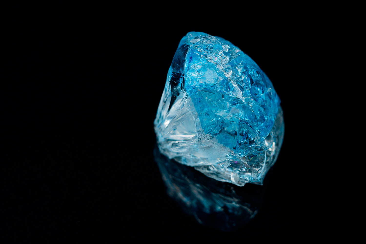 ダイヤモンドの常識を覆すブルーダイヤモンドだから価値が高い