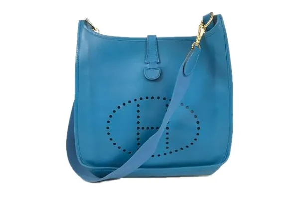 エルメス イニシャルバッグのオンライン購入と店舗購入の違い