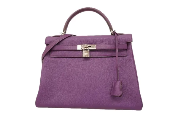 エルメスのイニシャルバッグはどんなシーンで映える？使用シーン別の魅力