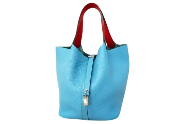 エルメスのシンプルバッグが注目を集める理由