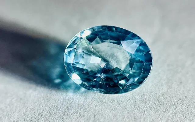 ジルコンとはどんな宝石？