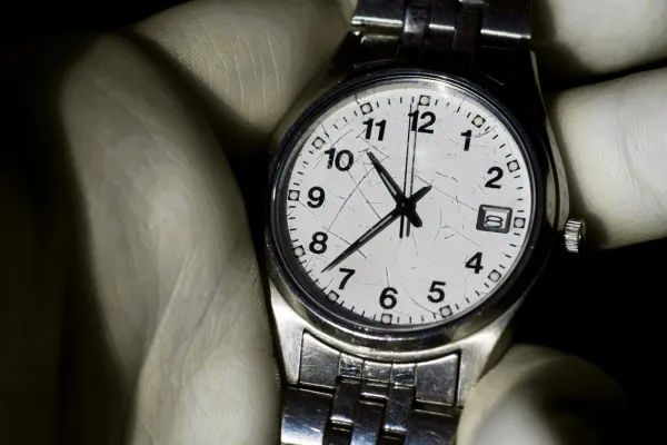 自分でできる高級時計の手入れ方法