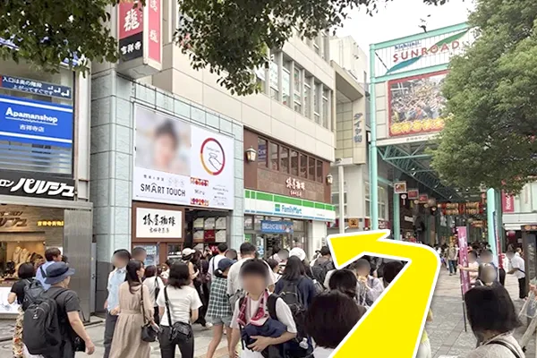 『Family Mart』を左折し、ダイヤ街商店街に入ります。