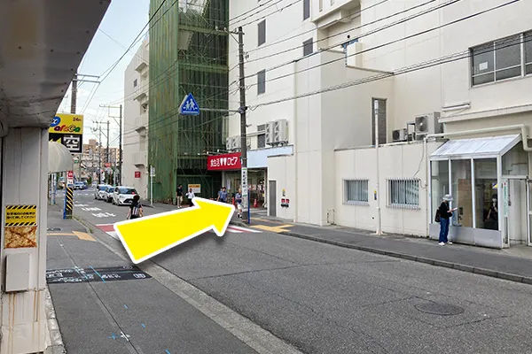 シーナシーナ丸大新潟立体駐車場を出ますと、左手に食生活ロピア入口が見えます。