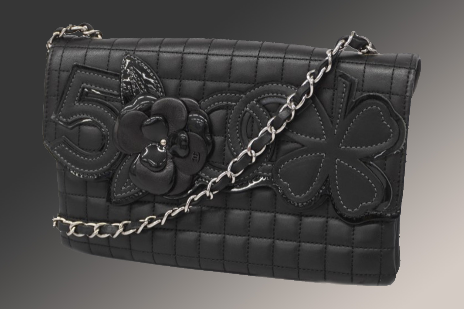 CHANELの永遠の愛の象徴とも言える花に込められた意味 