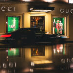 虫や動物をモデルにしたデザインも使用されているGUCCIのブランド小物