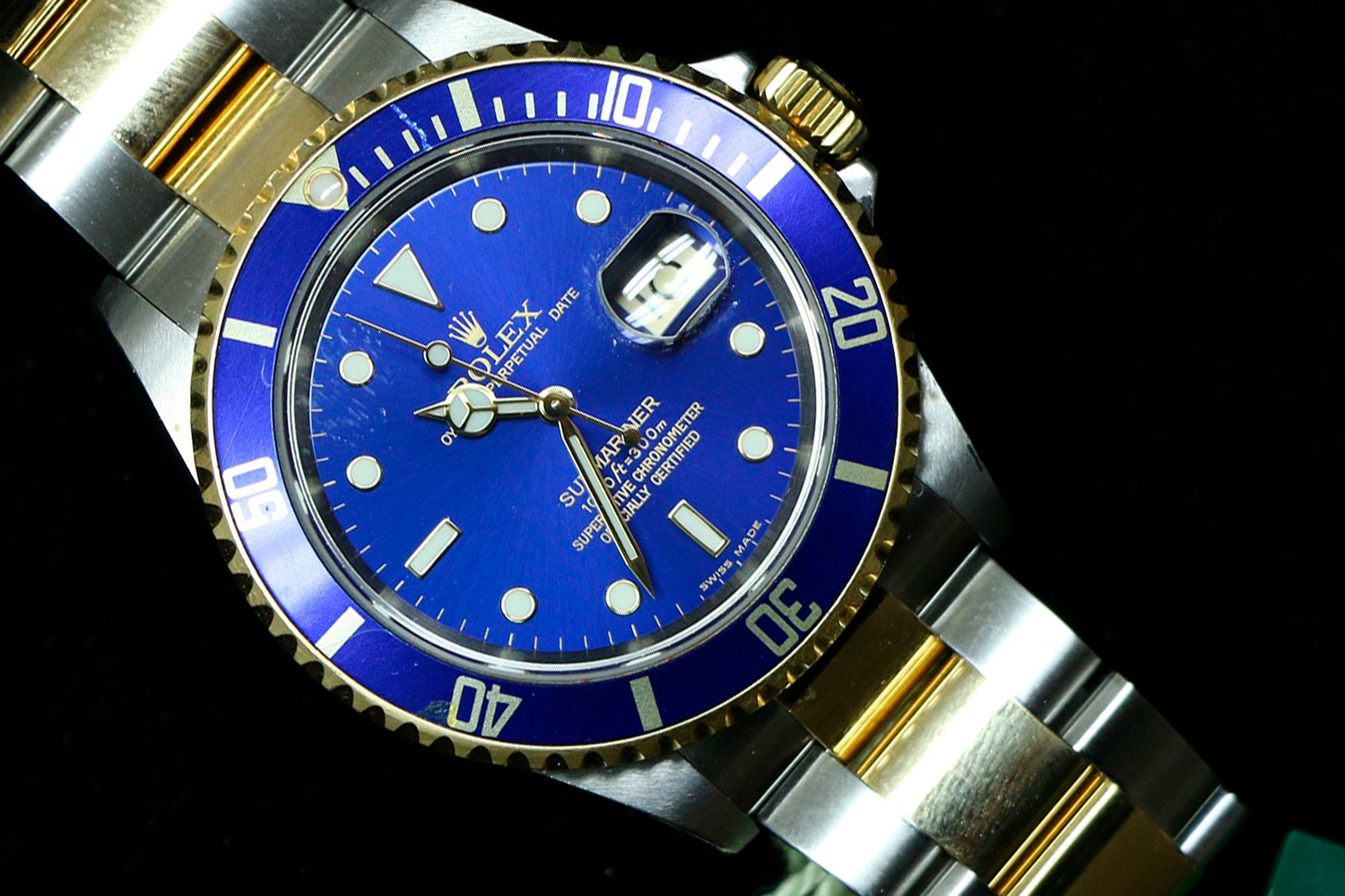 ブランド時計の青サブが持つ魅力と変わらない価値とは