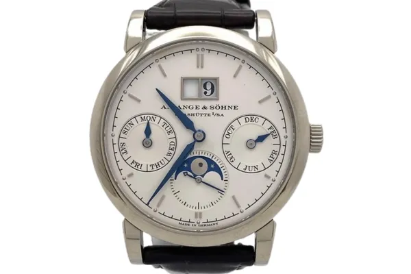 伝統技法が生む美しい青の輝き「ブルースチール針」