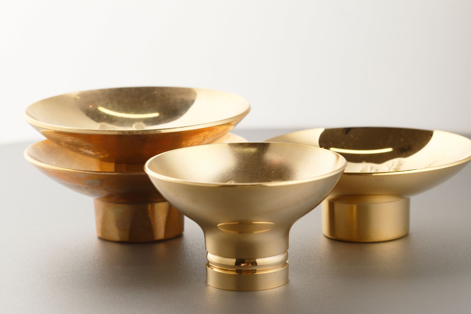 1ｍEX12434 24KGP等 メッキ ゴールドカラー 金色 約10.7kg 金杯 盃 小物 置物 まとめ大量セット 木箱 Yahoo!オークション -「24kgp」(キッチン、食器) の落札相場・落札価格