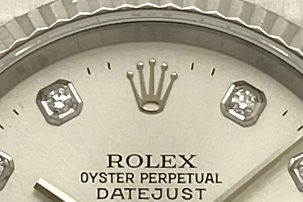 デイトジャスト　ロゴ