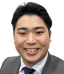 遠藤　駿　店長