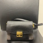 GIVENCHY GV3ショルダーバッグ