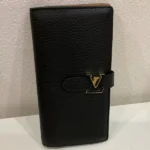 LOUIS VUITTON ヴェルティカルウォレット カプシーナ M81330
