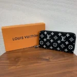 LOUIS VUITTON エキゾチック ジッピーウォレット