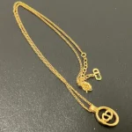 Dior ロゴ ネックレス