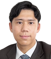 吉田　悠力　店長