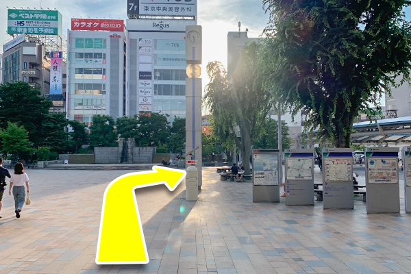  時計台も真っ直ぐ進み、バスロータリーへ行きます。