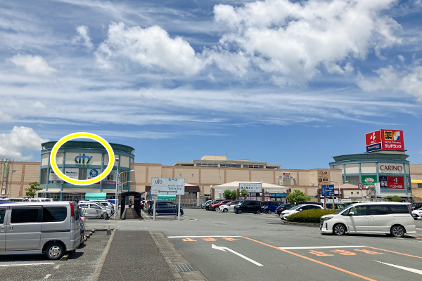 宇土シティモールの左側の入口、「City」の看板がある入口から入店して下さい。