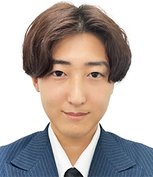 山本　晴人　店長