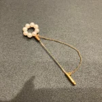 パール ブローチ