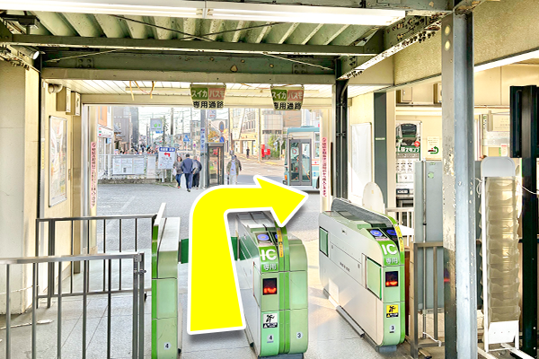南古谷駅を出て右へ曲がり、道なりに進みます。