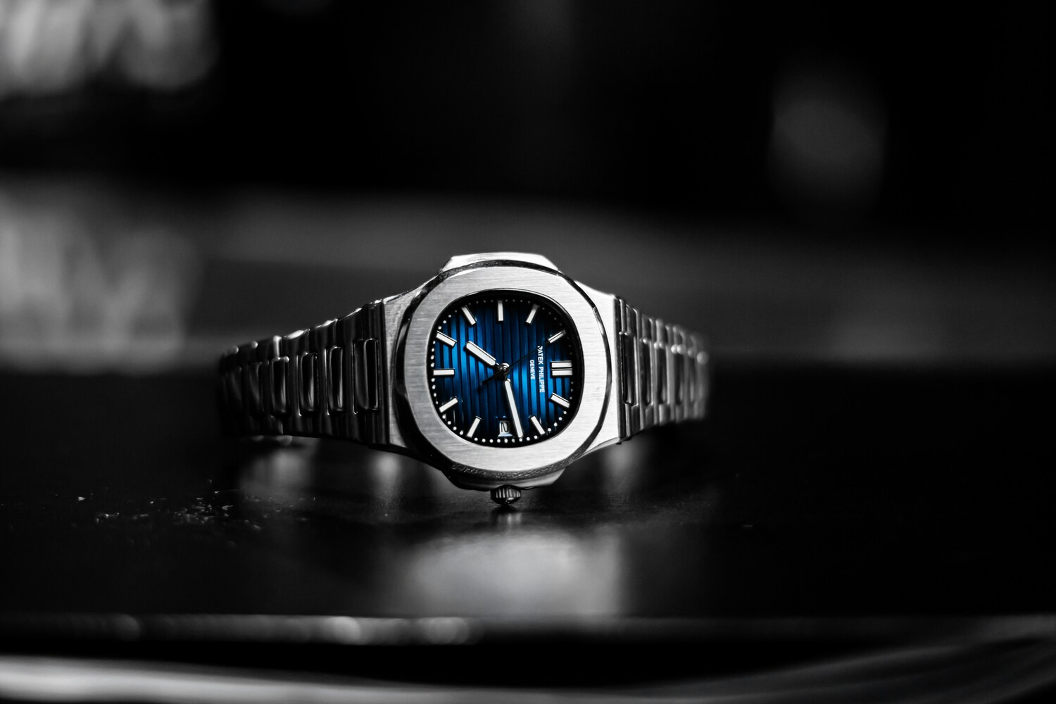 【2024年12月最新】パテックフィリップノーチラスの定価は？中古買取相場も合わせて一覧で紹介