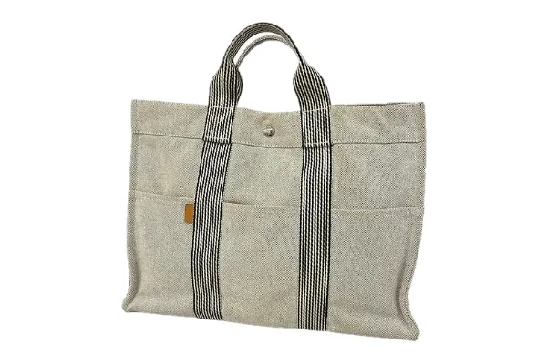 エルメス フールトゥ バッグの当時の定価や現在の中古市場での価格を紹介