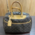 LOUIS VUITTON ドーヴィル