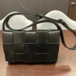 ボッテガヴェネタ カセット ショルダーバッグ マキシ イントレチャート