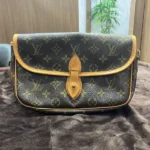 ルイ・ヴィトン ジベシエール モノグラム