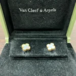 ヴァンクリーフ＆アーペル アルハンブラ パール ピアス