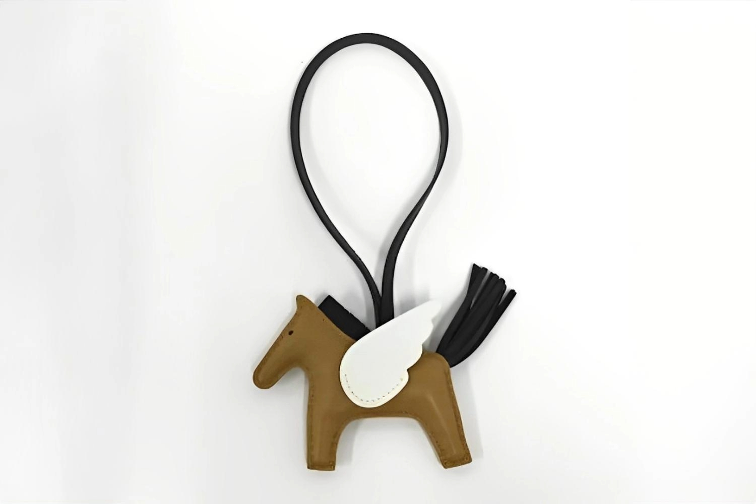 エルメス ペガサスチャームの定価は？入手困難な理由と購入方法もご紹介 