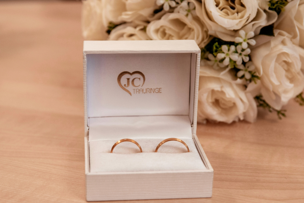 18金の結婚指輪はつけっぱなしでも大丈夫？人気ブランドと正しい取扱方法をご紹介