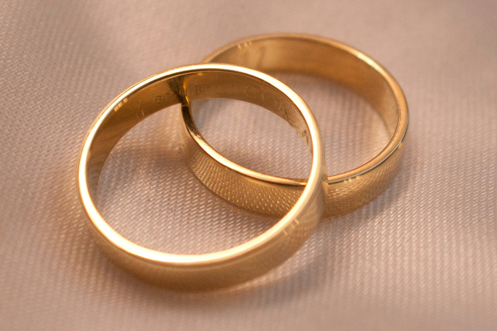 18金の結婚指輪はつけっぱなしでも大丈夫？人気ブランドと正しい取扱方法をご紹介