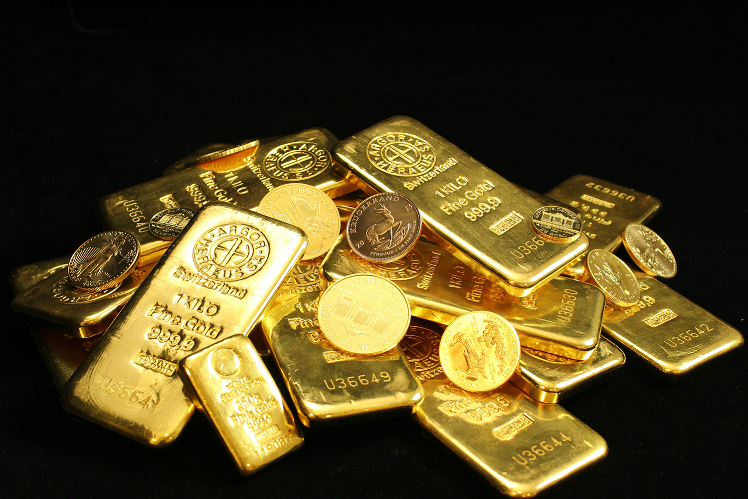 日本の金の保有量は？世界各地で金が購入される理由と今後の予測