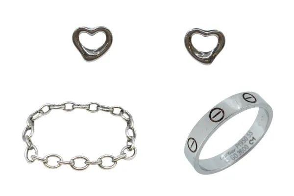 ティファニー オープンハート ピアス ハリーウィンストン ブレスレット/ カルティエ ラブ リング