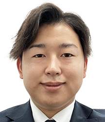 井上 俊 店長