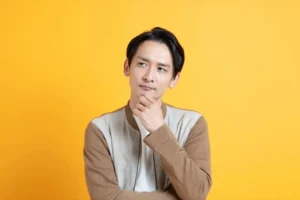 考える男性