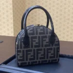 フェンディ ハンドバッグ ズッカ