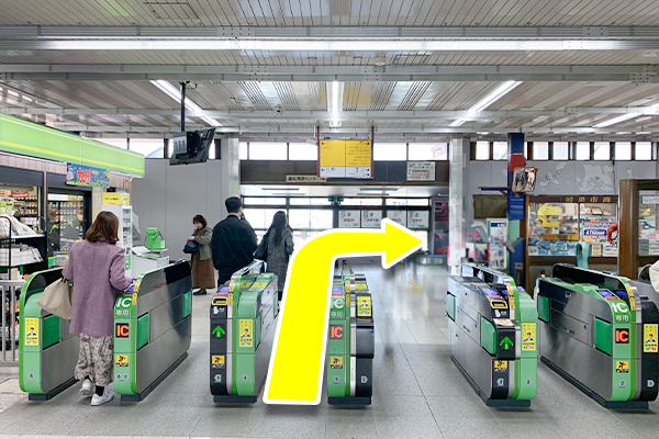 鴻巣駅から改札出て東口へ