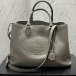 プラダ トートバッグ レザー