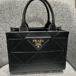 プラダ ハンドバッグ レザー
