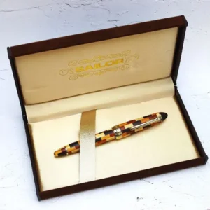 (ペン先14K 585)セーラー (SAILOR) 寄木細工 万年筆 替え芯 インクケース付き