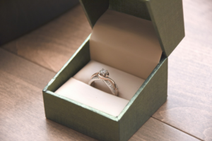 TASAKI（タサキ）のダイヤモンドの評判は？人気の婚約指輪・結婚指輪の 