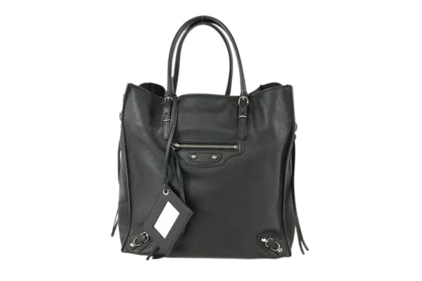 バレンシアガの国内正規品と並行輸入品の違い